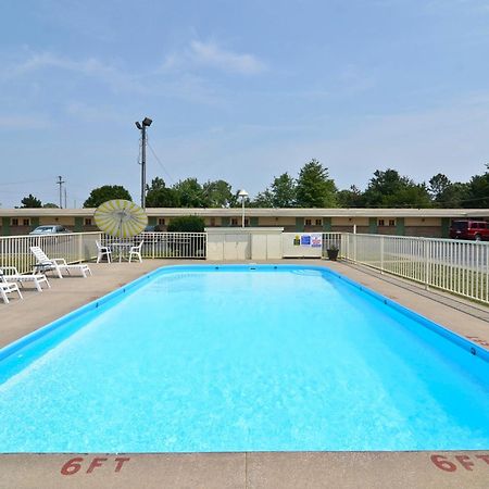 Americas Best Value Inn Iola Zewnętrze zdjęcie
