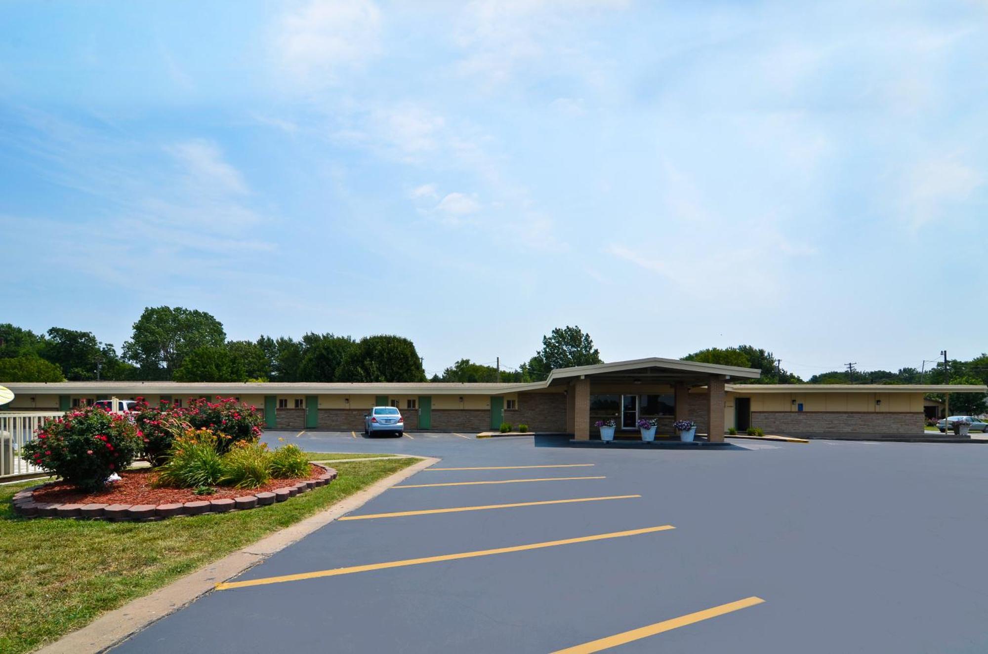 Americas Best Value Inn Iola Zewnętrze zdjęcie