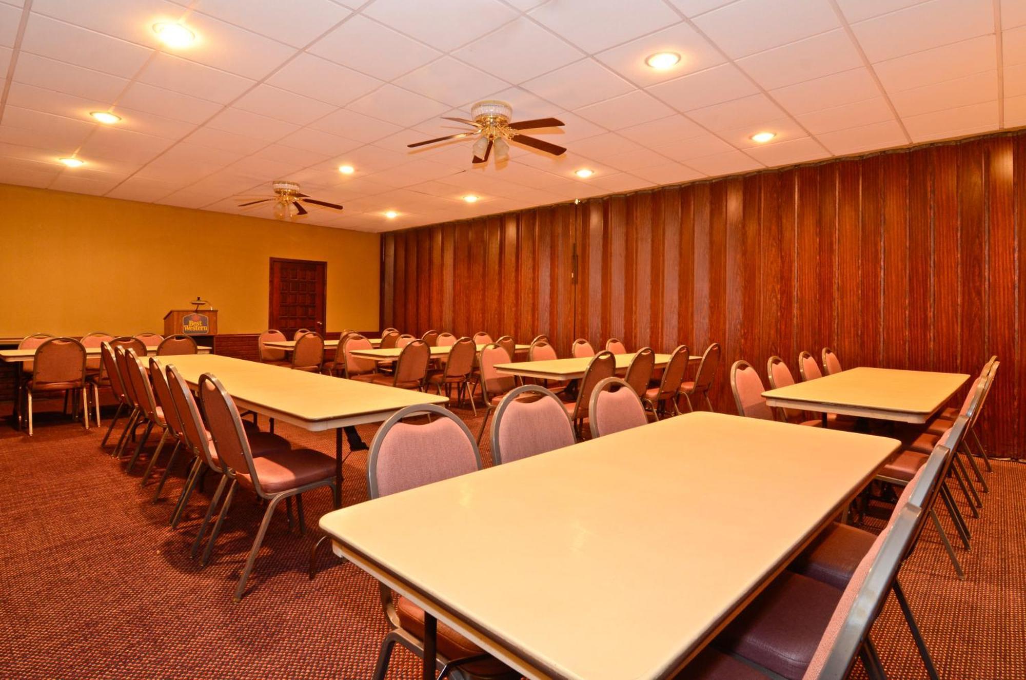 Americas Best Value Inn Iola Zewnętrze zdjęcie