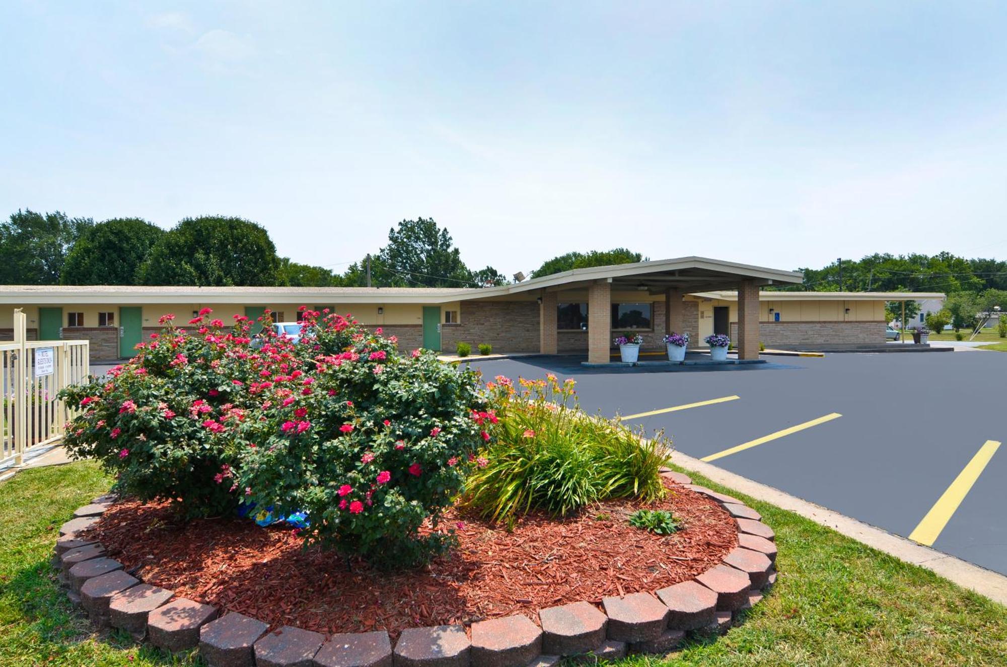 Americas Best Value Inn Iola Zewnętrze zdjęcie